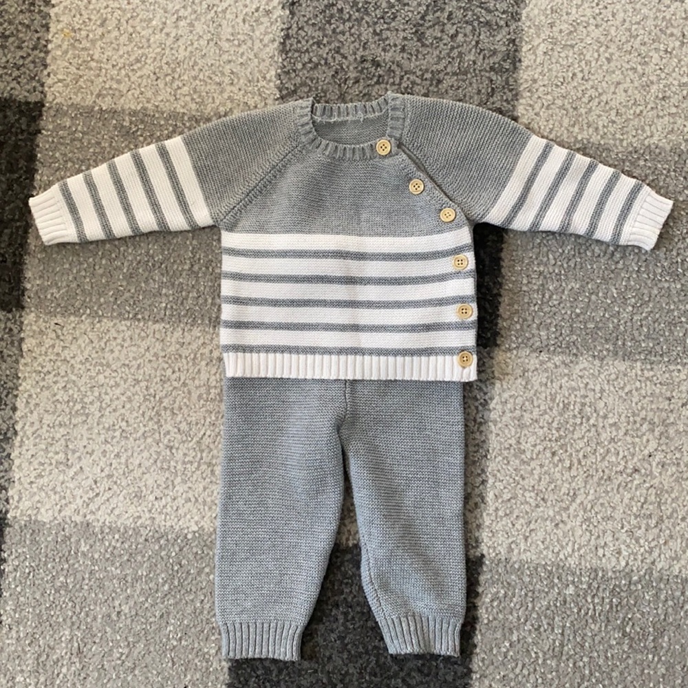 Rene Rofe Baby Grey and White Knit 6-9months